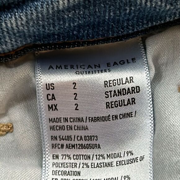 American Eagle Distressed Mom Jeans - Picture 4 of 8